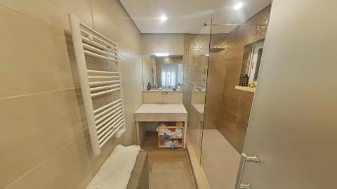 Apartamento T3 em Condominio Privado com Piscina. Vista Mar em Sesimbra