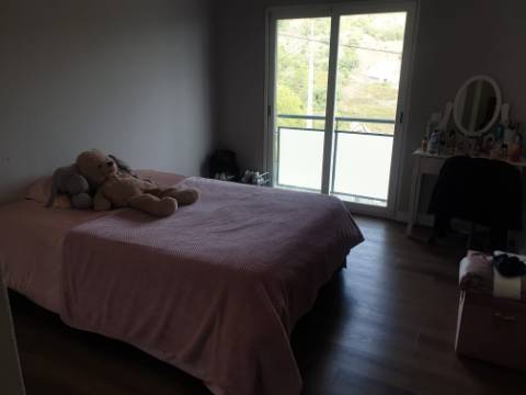 Apartamento T3 em Condominio Privado com Piscina. Vista Mar em Sesimbra