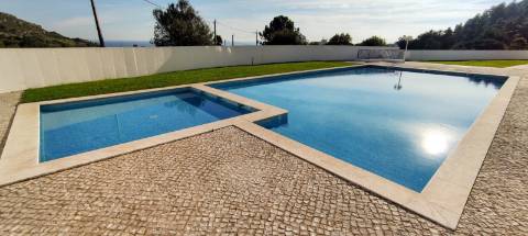 Apartamento T3 em Condominio Privado com Piscina. Vista Mar em Sesimbra