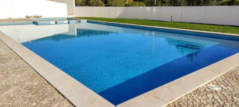 Apartamento T3 em Condominio Privado com Piscina. Vista Mar em Sesimbra