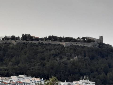 Apartamento T3 em Condominio Privado com Piscina. Vista Mar em Sesimbra