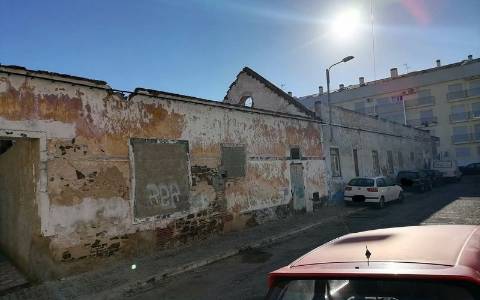 predio ruina para construção de edificio em vrsa