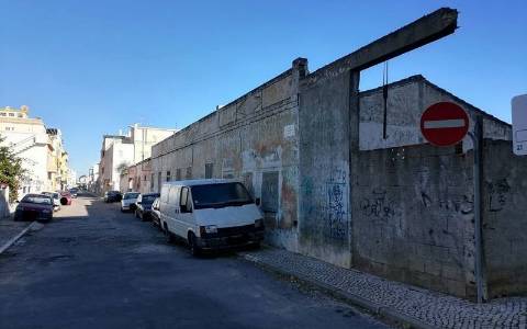 predio ruina para construção de edificio em vrsa