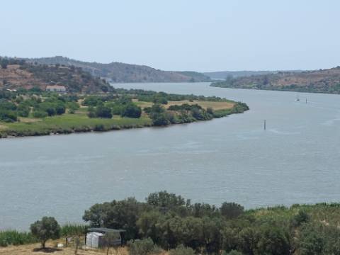 TERRENO COM 12.880 M2 - COM DUAS FRENTES: RIO E RIBEIRA - FOZ DE ODELEITE - CASTRO MARIM - ALGARVE