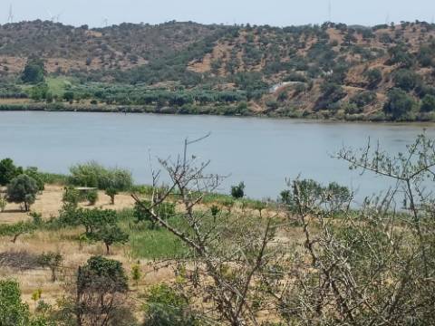 TERRENO COM 12.880 M2 - COM DUAS FRENTES: RIO E RIBEIRA - FOZ DE ODELEITE - CASTRO MARIM - ALGARVE