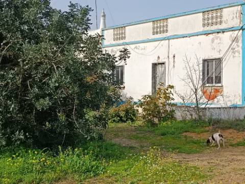 MORADIA TÉRREA - COM TERRENO DE 11.820 M2 - COM POMAR - RIO SECO - CASTRO MARIM - ALGARVE