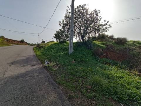 MORADIA TÉRREA - COM TERRENO DE 11.820 M2 - COM POMAR - RIO SECO - CASTRO MARIM - ALGARVE