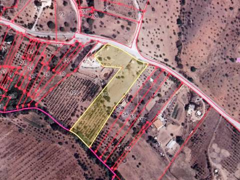 MORADIA TÉRREA - COM TERRENO DE 11.820 M2 - COM POMAR - RIO SECO - CASTRO MARIM - ALGARVE