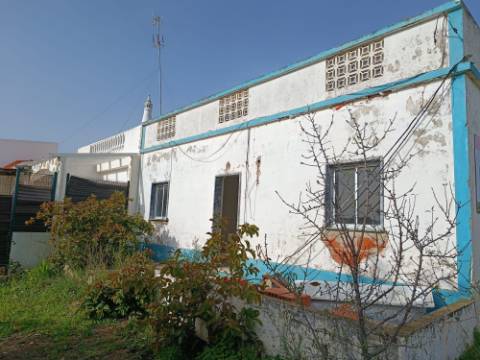 MORADIA TÉRREA - COM TERRENO DE 11.820 M2 - COM POMAR - RIO SECO - CASTRO MARIM - ALGARVE