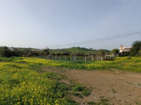 MORADIA TÉRREA - COM TERRENO DE 11.820 M2 - COM POMAR - RIO SECO - CASTRO MARIM - ALGARVE