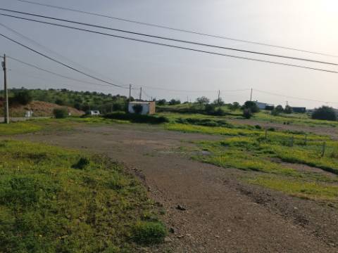 MORADIA TÉRREA - COM TERRENO DE 11.820 M2 - COM POMAR - RIO SECO - CASTRO MARIM - ALGARVE