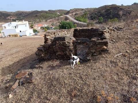 TERRENO RUSTICO COM 6000 M2 - JUNTO A ALDEIA DO TANOEIRO EM CASTRO MARIM - ALGARVE