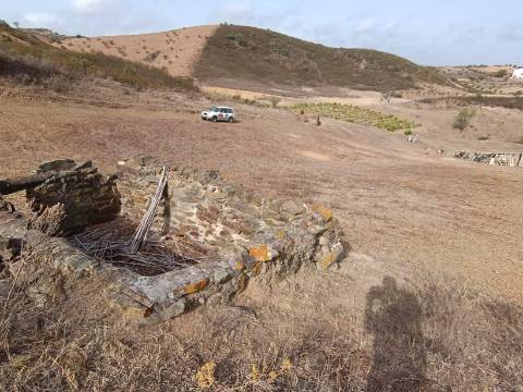 TERRENO RUSTICO COM 6000 M2 - JUNTO A ALDEIA DO TANOEIRO EM CASTRO MARIM - ALGARVE