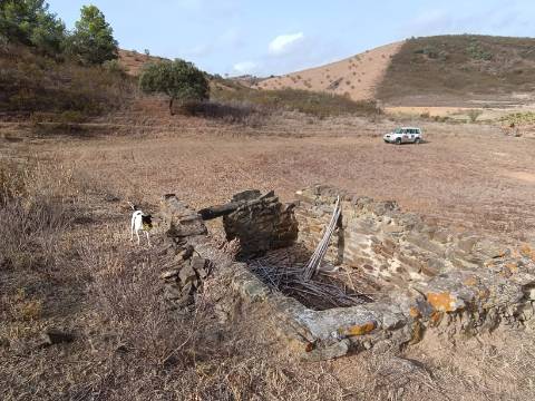 TERRENO RUSTICO COM 6000 M2 - JUNTO A ALDEIA DO TANOEIRO EM CASTRO MARIM - ALGARVE