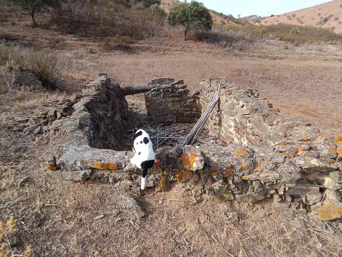 TERRENO RUSTICO COM 6000 M2 - JUNTO A ALDEIA DO TANOEIRO EM CASTRO MARIM - ALGARVE
