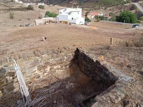 TERRENO RUSTICO COM 6000 M2 - JUNTO A ALDEIA DO TANOEIRO EM CASTRO MARIM - ALGARVE