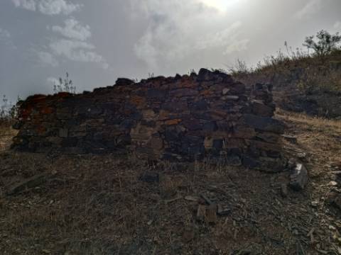 TERRENO RUSTICO COM 6000 M2 - JUNTO A ALDEIA DO TANOEIRO EM CASTRO MARIM - ALGARVE