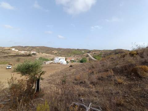 TERRENO RUSTICO COM 6000 M2 - JUNTO A ALDEIA DO TANOEIRO EM CASTRO MARIM - ALGARVE