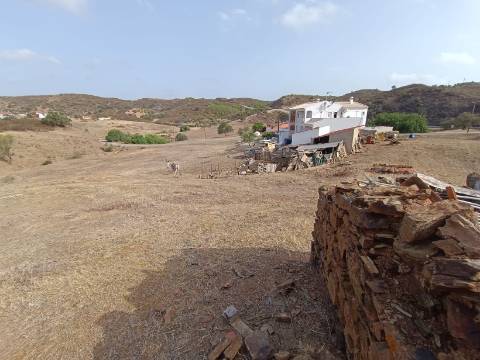 TERRENO RUSTICO COM 6000 M2 - JUNTO A ALDEIA DO TANOEIRO EM CASTRO MARIM - ALGARVE