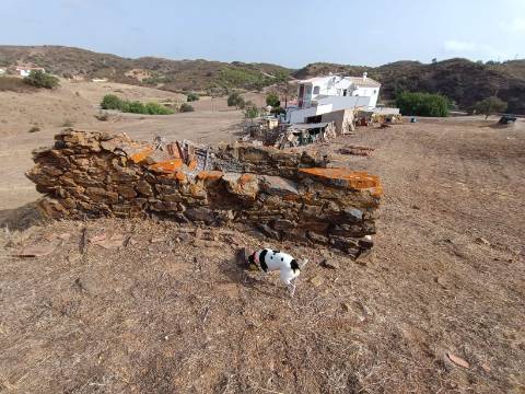 TERRENO RUSTICO COM 6000 M2 - JUNTO A ALDEIA DO TANOEIRO EM CASTRO MARIM - ALGARVE