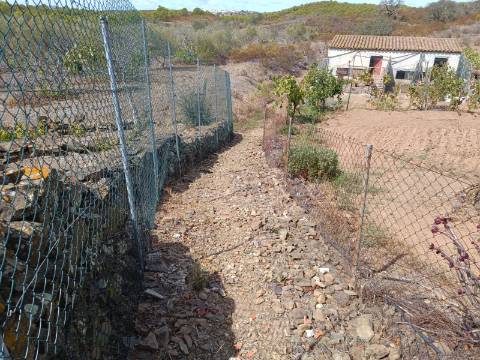 Terreno Rústico com 3.200 m2 sito na Murteira de Baixo, Azinhal em castro Marim