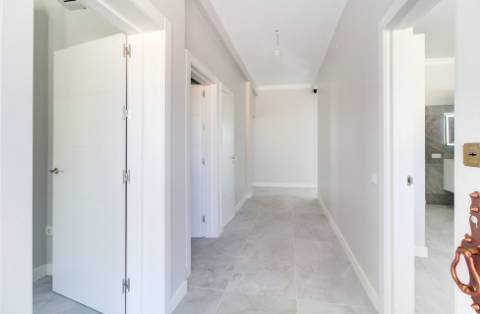 Excelente moradia nova V6 com 3 Salas para venda.