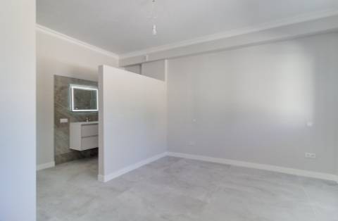 Excelente moradia nova V6 com 3 Salas para venda.