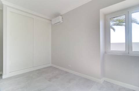 Excelente moradia nova V6 com 3 Salas para venda.