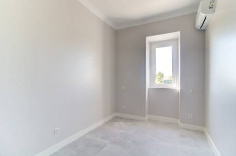 Excelente moradia nova V6 com 3 Salas para venda.