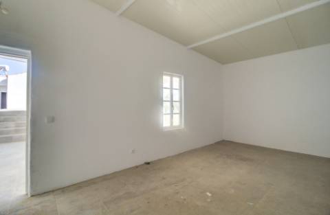 Excelente moradia nova V6 com 3 Salas para venda.