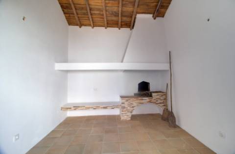 Excelente moradia nova V6 com 3 Salas para venda.