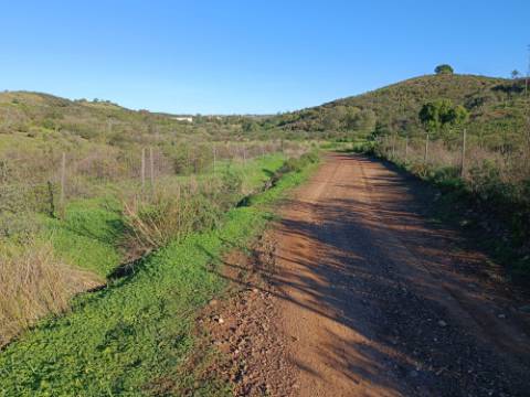 TERRENO COM 12.180 M2 - COM LICENÇA PARA FURO - PEDRA ARRANCADA - ALTURA - CASTRO MARIM - ALGARVE