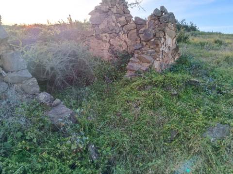 TERRENO MISTO COM 9.160 M2 - COM URBANO - ARMAZEM / GARAGEM - JUNQUEIRA - CASTRO MARIM - ALGARVE