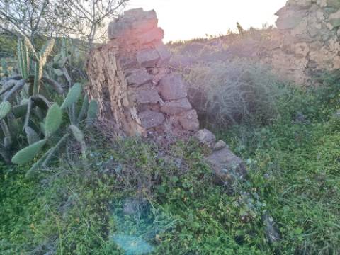 TERRENO MISTO COM 9.160 M2 - COM URBANO - ARMAZEM / GARAGEM - JUNQUEIRA - CASTRO MARIM - ALGARVE