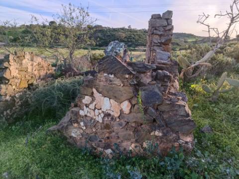 TERRENO MISTO COM 9.160 M2 - COM URBANO - ARMAZEM / GARAGEM - JUNQUEIRA - CASTRO MARIM - ALGARVE