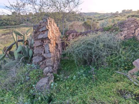 TERRENO MISTO COM 9.160 M2 - COM URBANO - ARMAZEM / GARAGEM - JUNQUEIRA - CASTRO MARIM - ALGARVE