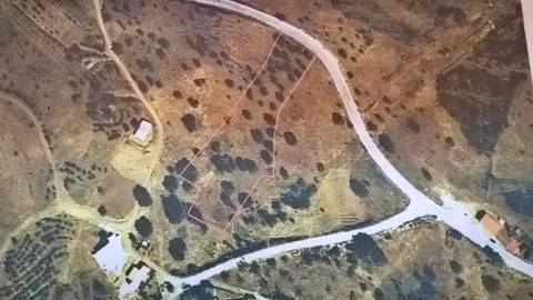 Terreno Rústico com possibilidade de construção sito em Quebradas, Odeleite