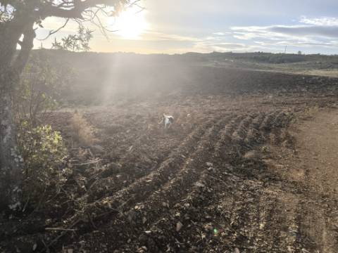 TERRENO RUSTICO COM 4.520 M2 - PRÓXIMO DA CORTE DO GAGO EM CASTRO MARIM - ALGARVE