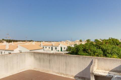 Moradia em Altura, a 520 metros da Praia da Alagoa