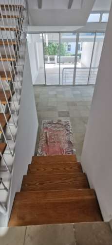 Moradia totalmente renovada numa zona calma onde predomina a habitação unifamiliar!