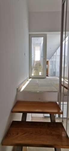 Moradia totalmente renovada numa zona calma onde predomina a habitação unifamiliar!