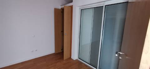 Moradia totalmente renovada numa zona calma onde predomina a habitação unifamiliar!