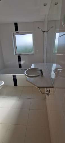 Moradia totalmente renovada numa zona calma onde predomina a habitação unifamiliar!