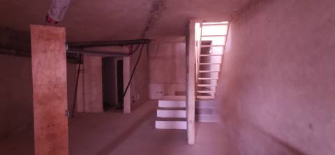 Moradia totalmente renovada numa zona calma onde predomina a habitação unifamiliar!