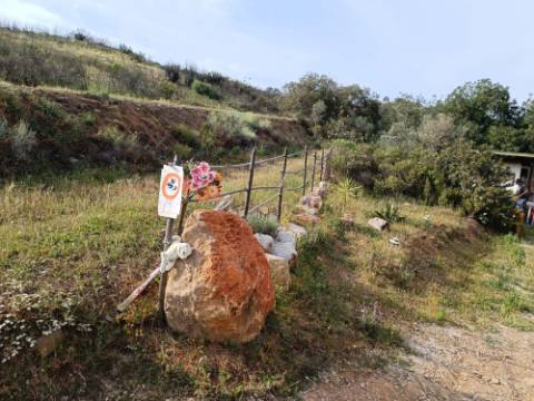 TERRENO RUSTICO COM 2.320 M2 - PLANO - ÁGUA - ELETRICIDADE - PISA BARRO - CASTRO MARIM - ALGARVE