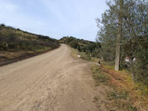 TERRENO RUSTICO COM 2.320 M2 - PLANO - ÁGUA - ELETRICIDADE - PISA BARRO - CASTRO MARIM - ALGARVE