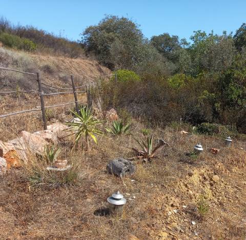 TERRENO RUSTICO COM 2.320 M2 - PLANO - ÁGUA - ELETRICIDADE - PISA BARRO - CASTRO MARIM - ALGARVE