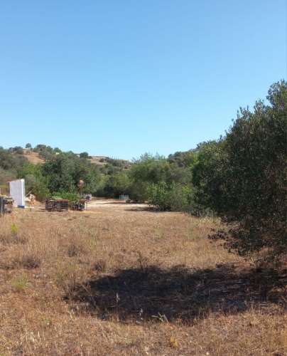 TERRENO RUSTICO COM 2.320 M2 - PLANO - ÁGUA - ELETRICIDADE - PISA BARRO - CASTRO MARIM - ALGARVE