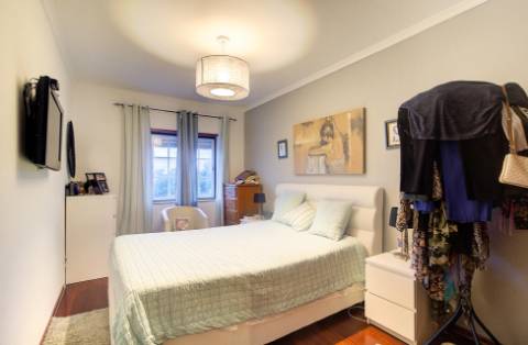 Apartamento T2 com Lugar de Parqueamento e sótão