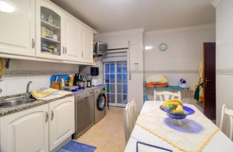 Apartamento T2 com Lugar de Parqueamento e sótão